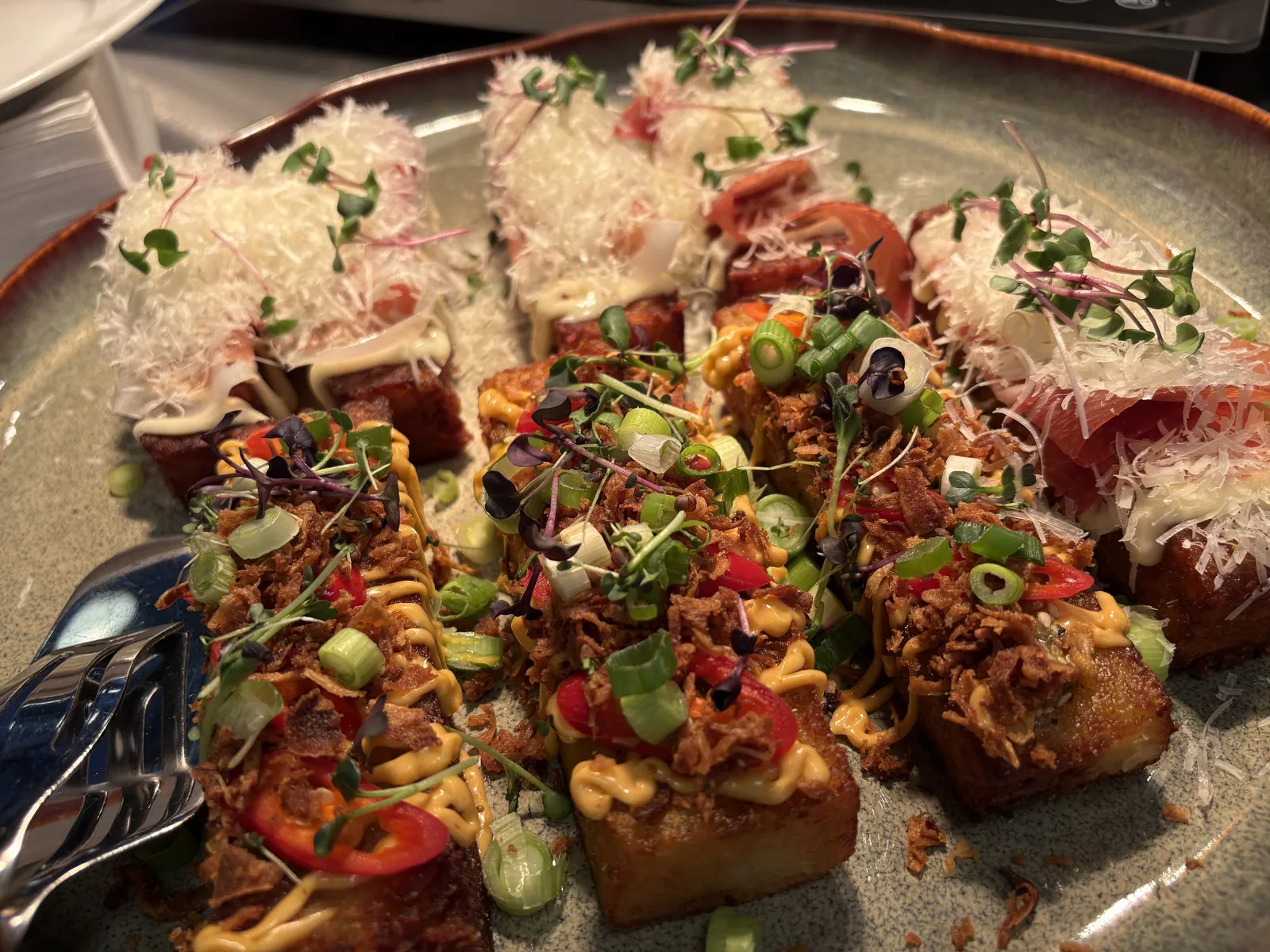 Smørbrød med chili og urter