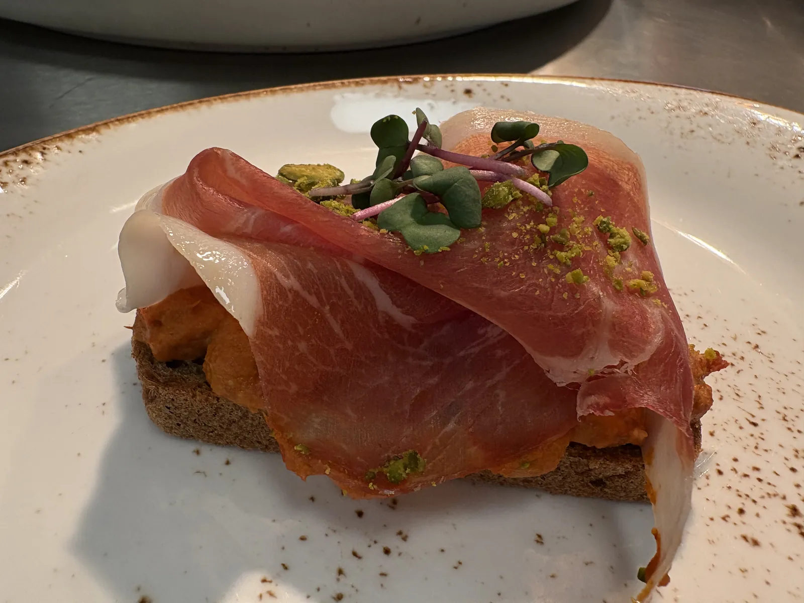 Spekeskinke på grovbrød