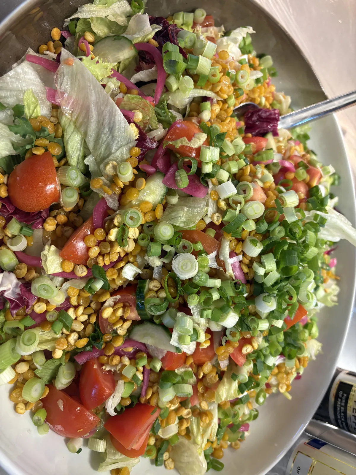 Frisk sommersalat med mais