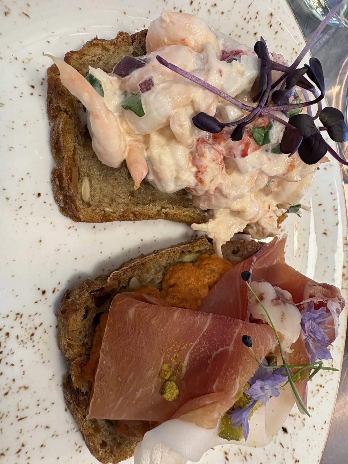 Reke og skinke på brød
